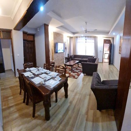 The Festival Fully Furnished Apartments Mombasa Bagian luar foto