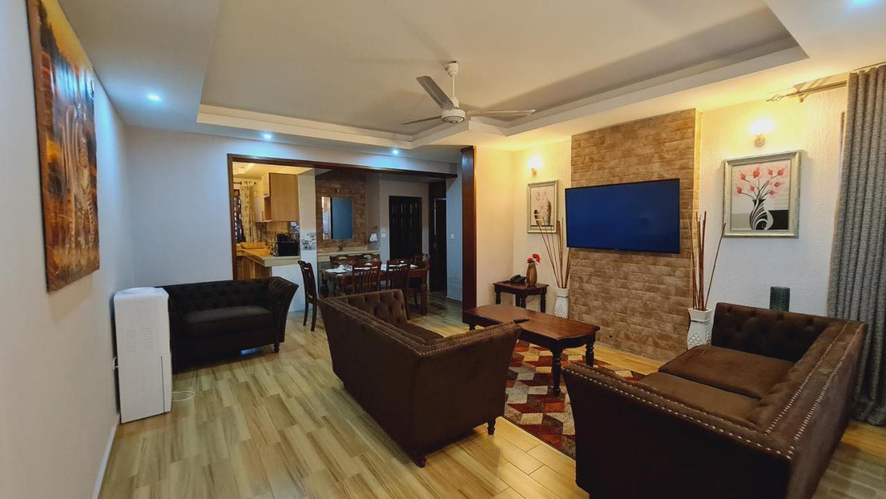The Festival Fully Furnished Apartments Mombasa Bagian luar foto